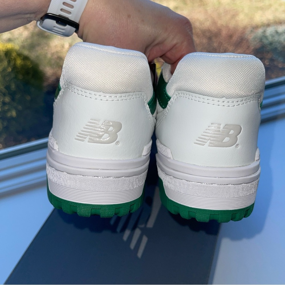 New Balance 550 Sneaker Men 8.5 Women 10 White Green Classic Pine BB550SWB NIB - Picture 6 of 8